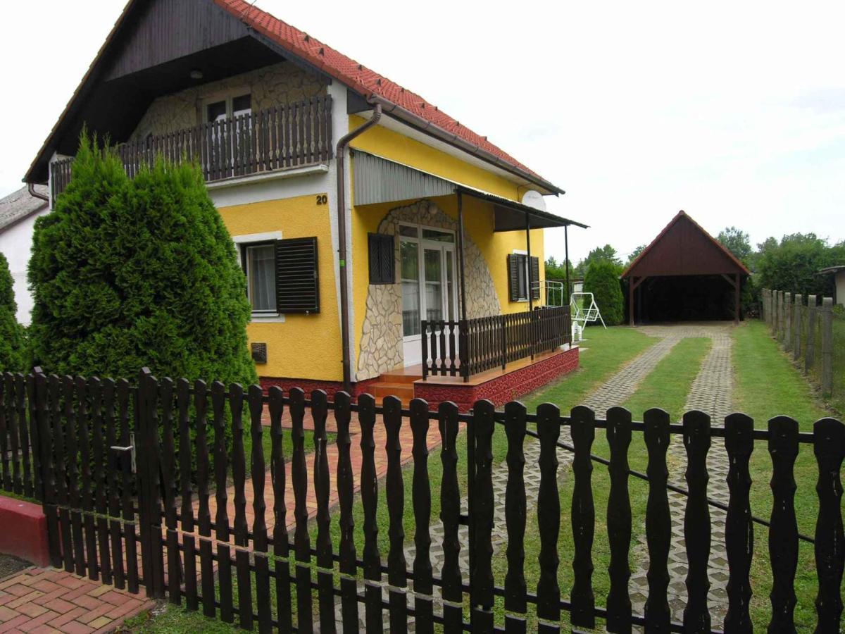 Holiday Home In Balatonmariafuerdo 19426 Zewnętrze zdjęcie